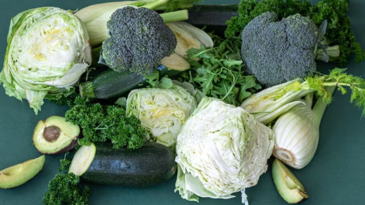 તાજા ફળો અને શાકભાજી ખાવા, જ્યારે તીખું, વધુ પ્રોટીનયુક્ત અને વાસી ખોરાક ટાળવો.