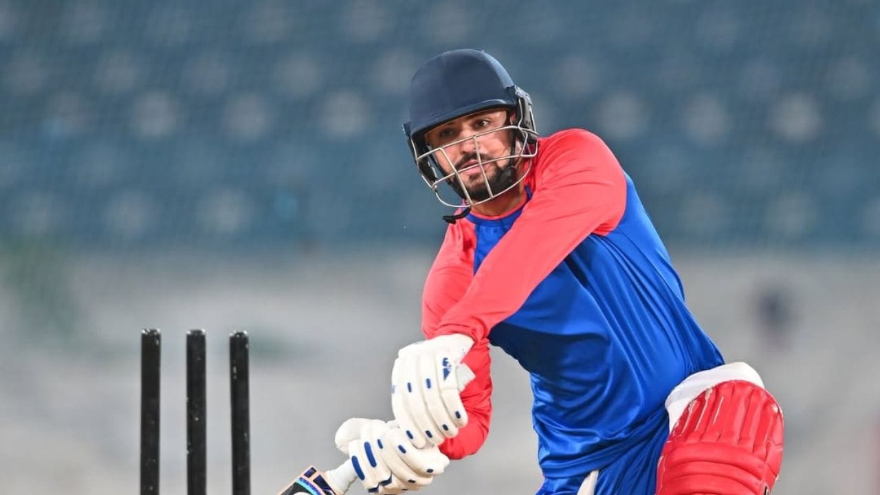 દિલ્હી કેપિટલ્સે અરુણ જેટલી સ્ટેડિયમ ખાતે મુંબઈ ઇન્ડિયન્સ સામે IPL 2026 ની 8મી મેચ 6 વિકેટથી જીતી લીધી. દિલ્હી કેપિટલ્સ માટે સમીર રિઝવી બેટિંગનો હીરો રહ્યો. રિઝવી તેની પહેલી IPL સદી ચૂકી ગયો. તેણે 51 બોલમાં 7 છગ્ગા અને એટલા જ ચોગ્ગા ફટકારીને 90 રન બનાવ્યા.