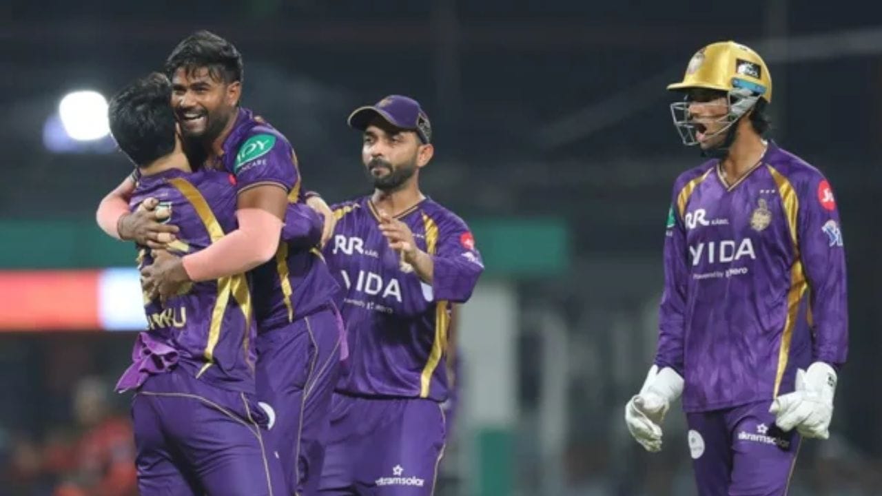 ચાહકો સામાન્ય રીતે ટિકિટના ભાવના 80% થી 90% જેટલી રકમ રિફંડ મેળવવાની અપેક્ષા રાખી શકે છે. પરંતુ હવે, સંબંધિત પ્રશ્ન એ છે કે: આ ચોક્કસ મેચમાં ખરેખર થોડી ઓવર રમાઈ હતી, શું ચાહકો હજુ પણ રિફંડ માટે પાત્ર રહેશે?(ફોટો ક્રેડિટ-google)