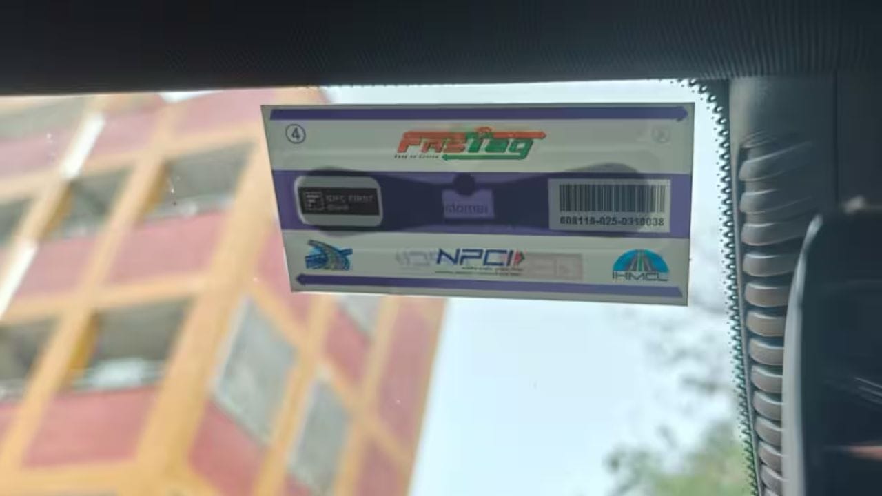 આજે ડિજિટલ ચુકવણી સામાન્ય બની ગઈ છે, પરંતુ તેની સાથે જોખમો પણ વધી ગયા છે. થોડી બેદરકારી પણ નોંધપાત્ર નુકસાન તરફ દોરી શકે છે. તેથી, વપરાશકર્તાઓ સતર્ક રહે અને ફક્ત વિશ્વસનીય પ્લેટફોર્મનો ઉપયોગ કરે તે મહત્વપૂર્ણ છે.
