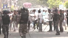 બંગાળમાં મતદાન વચ્ચે ભયંકર હિંસા: મુર્શિદાબાદમાં તોડફોડ અને પથ્થરમારો