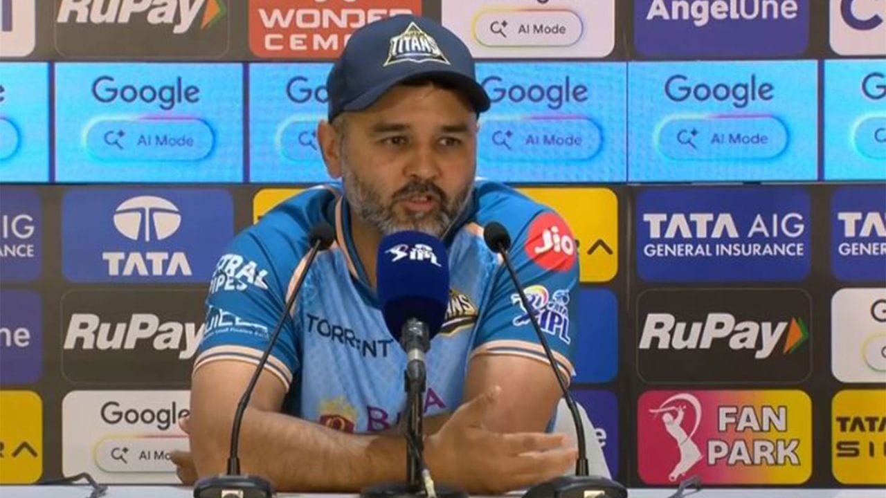 પૂર્વ ક્રિકેટર પાર્થિવ પટેલ પણ IPL 2026 માં ગુજરાત ટાઈટન્સ ટીમનો વિકેટ કીપિંગ કોચ છે અને આજે ટીમ સાથે ચેન્નાઈમાં હોવાથી વોટ આપી શક્યો નહીં.  