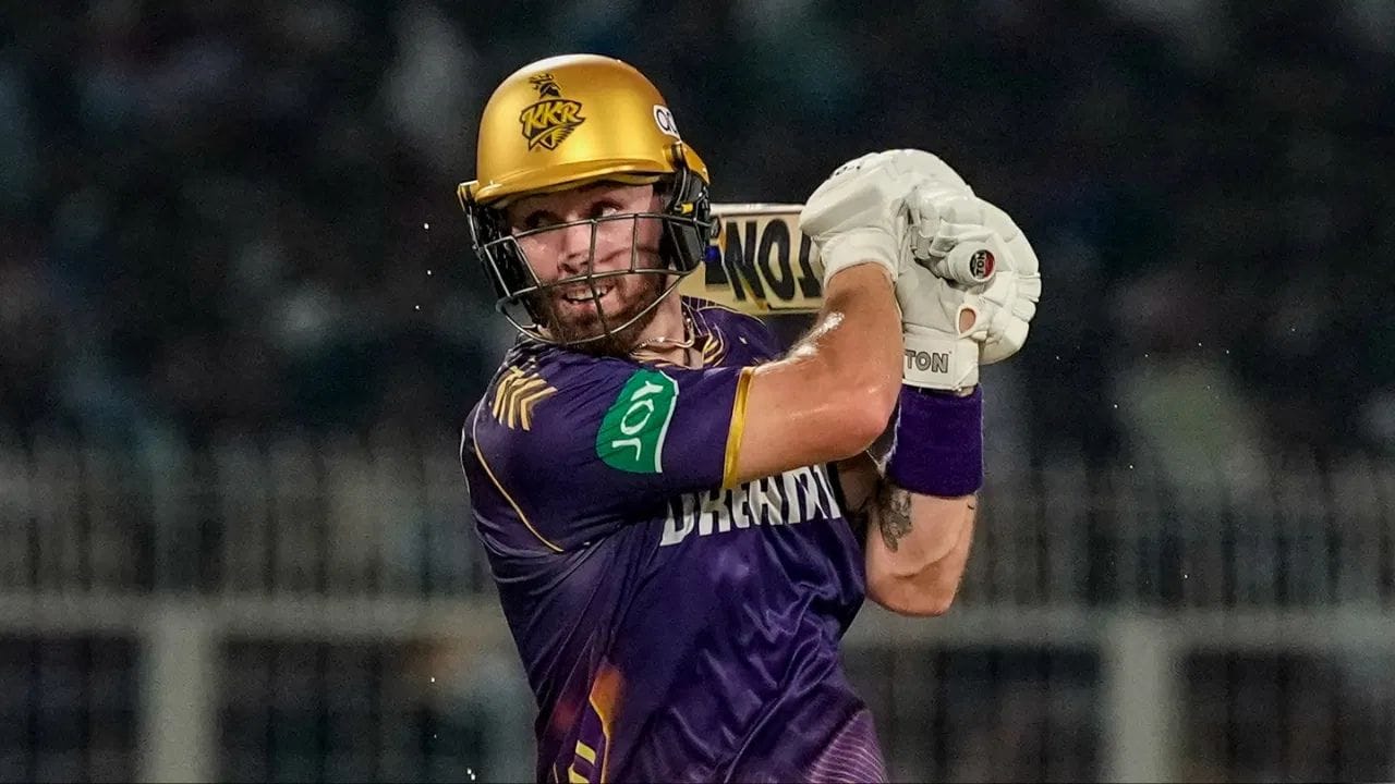 ફિલ સોલ્ટ 2024 ઓક્શનમાં અનસોલ્ડ રહ્યો હતો, પરંતુ જેસન રોયની ઈજાએ તેને KKRમાં તક આપી. તેણે સુનીલ નારાયણ સાથે મળીને વિસ્ફોટક ઓપનિંગ કરી અને આખી સિઝનમાં ટીમને મજબૂત શરૂઆત આપી, જેના પરિણામે KKRએ ટાઇટલ જીત્યું. 