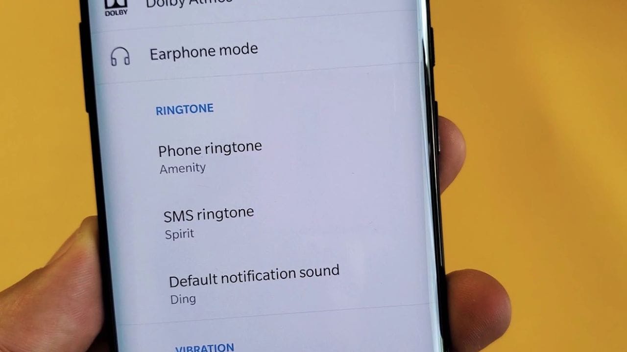જૂના સ્માર્ટફોન પર, ફક્ત વોલ્યુમ બટનોને સીધા દબાવવાથી રિંગટોન વોલ્યુમ વધશે અથવા ઘટશે. જો કે, નવીનતમ એન્ડ્રોઇડ ઓપરેટિંગ સિસ્ટમ ચલાવતા નવા સ્માર્ટફોન પર, તમારે રિંગટોન વોલ્યુમને ખાસ રીતે એડજસ્ટ કરવા માટે વોલ્યુમ બારની બાજુમાં દેખાતા ત્રણ બિંદુઓ પર ક્લિક કરવું આવશ્યક છે - એક પ્રક્રિયા જે અમે હમણાં જ તમારા માટે દર્શાવેલ છે.(ફોટો ક્રેડિટ-Google)