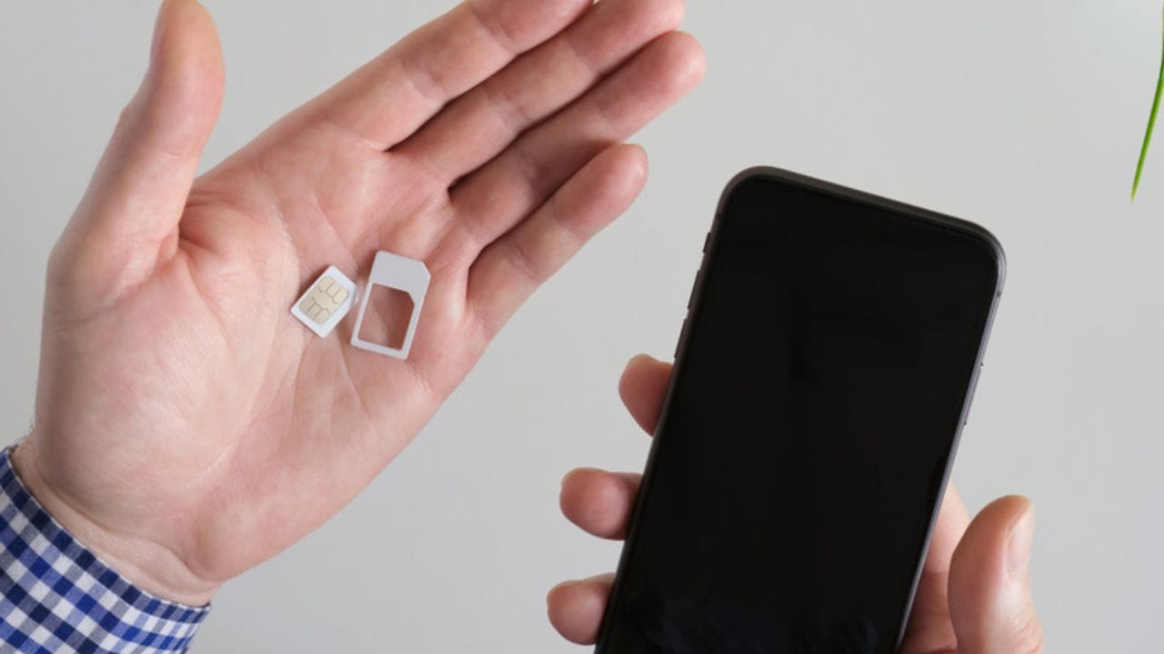 જો તમે તમારો નંબર ગુમાવવા માંગતા નથી, તો ખાતરી કરો કે તમે સમયાંતરે તેને રિચાર્જ કરો છો. જો તમે નાના-મૂલ્યના પ્લાનનો વિકલ્પ પસંદ કરો છો, તો પણ તમારા સિમ કાર્ડને સક્રિય રાખવું જરૂરી છે; અન્યથા, પછીથી તે જ નંબર મેળવવો મુશ્કેલ કાર્ય સાબિત થઈ શકે છે. (ફોટો ક્રેડિટ-BGR)