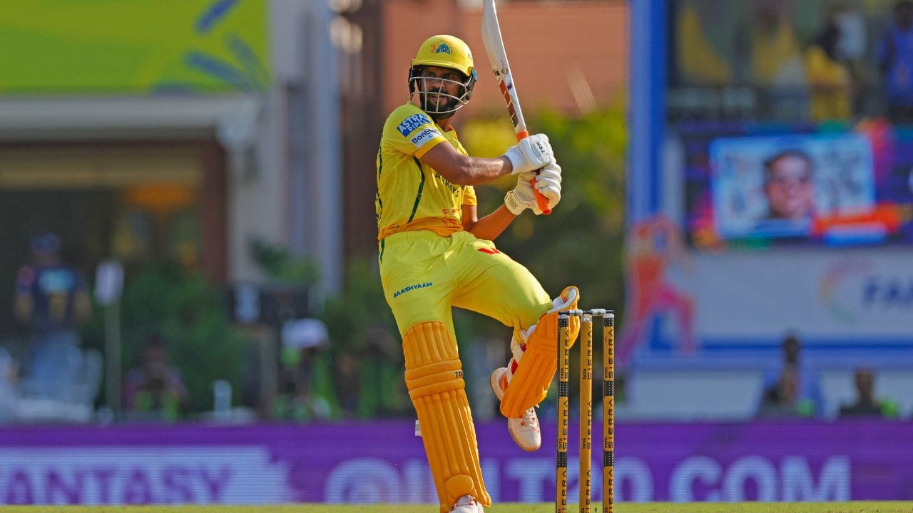 ટાઈટન્સ સામે ગાયકવાડે સાવધાનીપૂર્વક બેટિંગ કરી, કારણ કે ટીમે ફક્ત 37 રનમાં ચાર વિકેટ ગુમાવી દીધી હતી. તેણે 49 બોલમાં પોતાની અડધી સદી પૂરી કરી, જે સિઝનની તેની પહેલી અડધી સદી હતી. જોકે, આ ઇનિંગ ખૂબ ધીમી હતી. તેની પાછલી સાત ઇનિંગમાં ગાયકવાડે 30 રનનો આંકડો પણ પાર કર્યો ન હતો, જેના કારણે તેની ઇનિંગ વધુ મહત્વપૂર્ણ બની ગઈ.