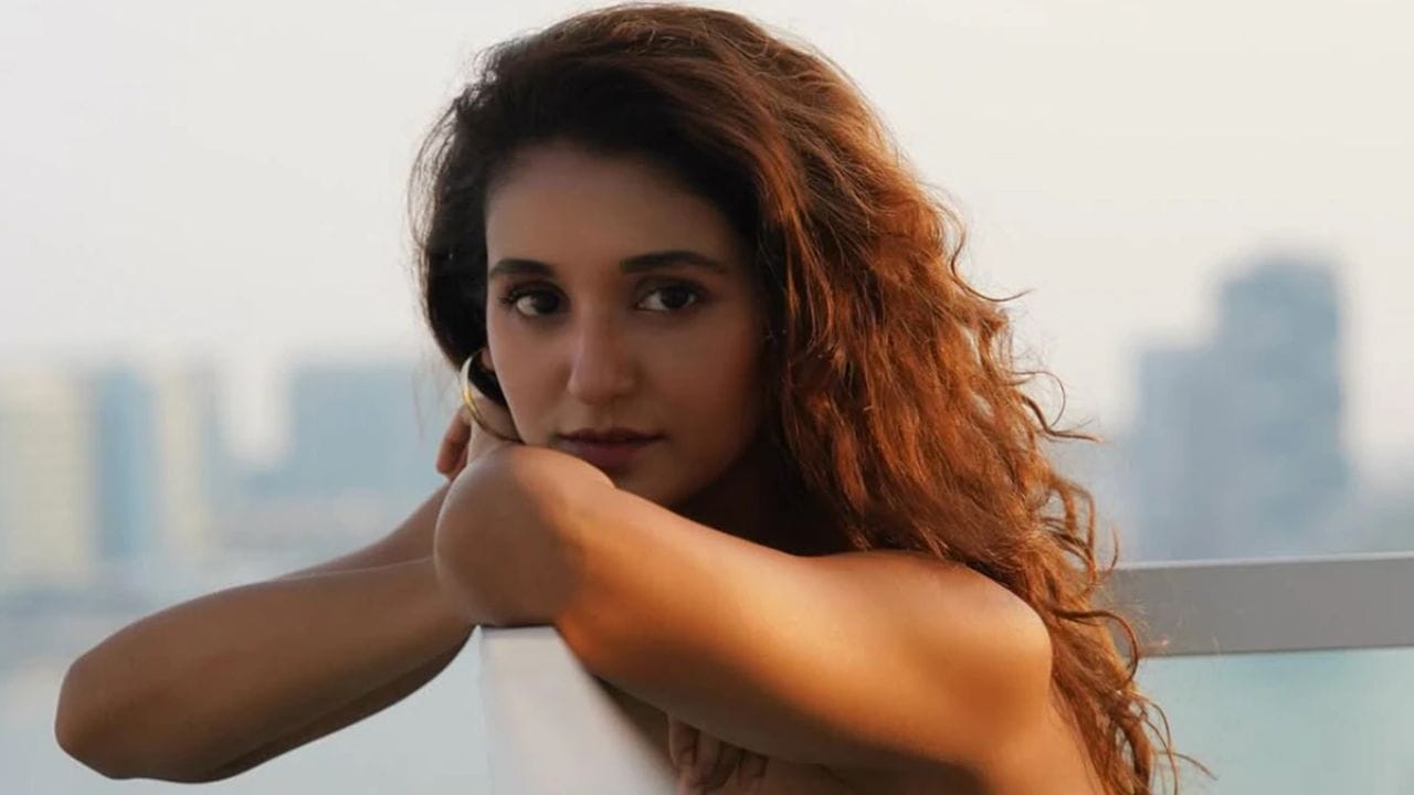 20100માં ડાન્સ ઇન્ડિયા ડાન્સની વિજેતા શક્તિ મોહન, આજે મનોરંજન જગતમાં એક જાણીતું નામ છે. વર્ષોની મહેનત પછી, તેણી પાસે ખ્યાતિ અને સંપત્તિ બંને છે. (ફોટો ક્રેડિટ-શક્તિ મોહન અકાઉન્ટ)