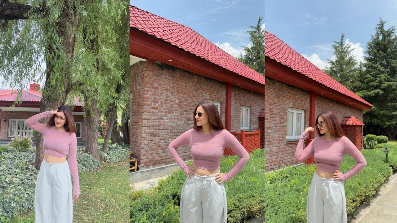 આ મેચમાં બોલર અર્શદીપ સિંહની ગર્લફ્રેન્ડ સમરીન કૌર પણ પહોંચી હતી. હાલમાં બંન્નેના ડેટિંગની ચર્ચાઓ ચારેબાજુ ચાલી રહી છે. મેચ બાદ સોશિયલ મીડિયા પર સમરીન કૌર પોતાના ગ્લેમર્સ લુકના કારણે ચર્ચામાં રહી છે.