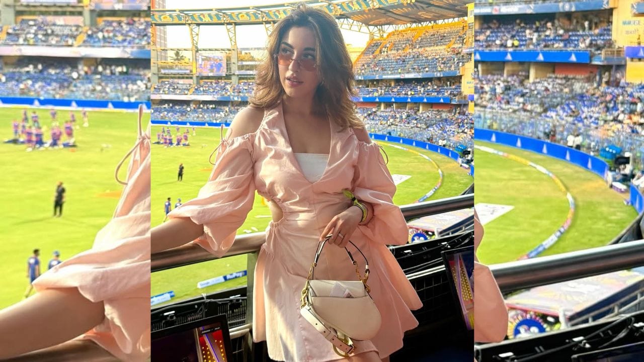 તેના પરફેક્ટ ફિગર પર આ શોર્ટ ડ્રેસ ખુબ સુંદર લાગી રહ્યું છે. પરંતુ સૌથી વધારે ચર્ચા તેના મોંઘા બૈગની થઈ રહી છે. શોર્ટ ડ્રેસની સાથે સમરીને Diorનું મિની સૈડલ બેગ સાથે ફોટો ક્લિક કરતા જોવા મળી હતી. જેની કિંમત અંદાજે 3.95 લાખ રુપિયા બતાવવામાં આવી રહી છે.