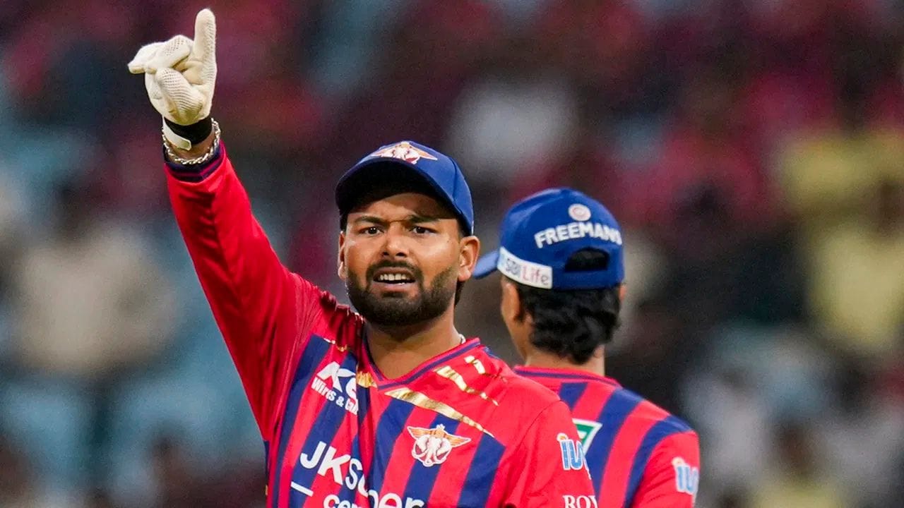 પ્લેઓફ માટે સામાન્ય રીતે 16 પોઈન્ટ જરૂરી હોય છે. લખનૌને હવે બાકીની  7માંથી ઓછામાં ઓછી 6 મેચ જીતવી જ પડશે. તો જ તેઓ 16 પોઈન્ટ સુધી પહોંચી શકશે. જો તેઓ 5 મેચ જીતે છે, તો પણ પ્લેઓફની તક રહેશે, પરંતુ એ માટે નેટ રન રેટમાં સુધારો જરૂરી બનશે.