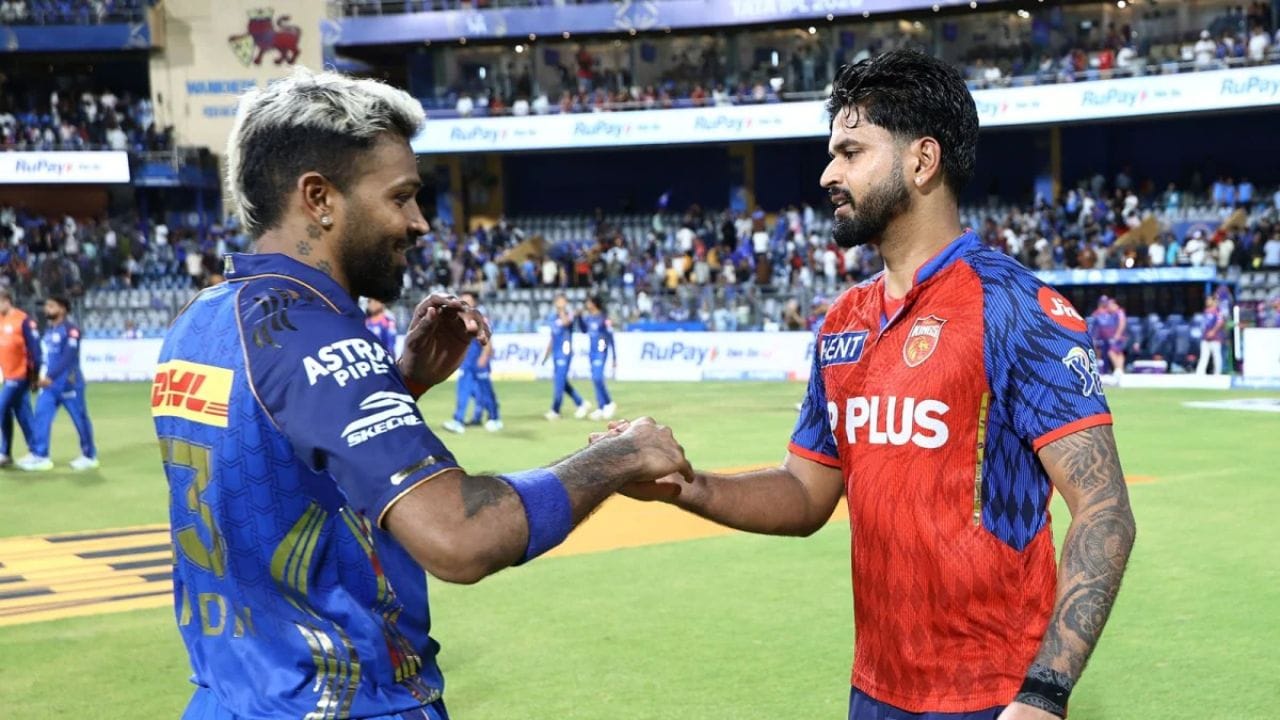IPL 2026 હવે ઝડપથી પ્લેઓફની નજીક જઈ રહી છે. મુંબઈ ઈન્ડિયન્સ અને લખનૌ સુપર જાયન્ટ્સ સત્તાવાર રીતે પ્લેઓફની રેસમાંથી બહાર થઈ ગઈ છે.