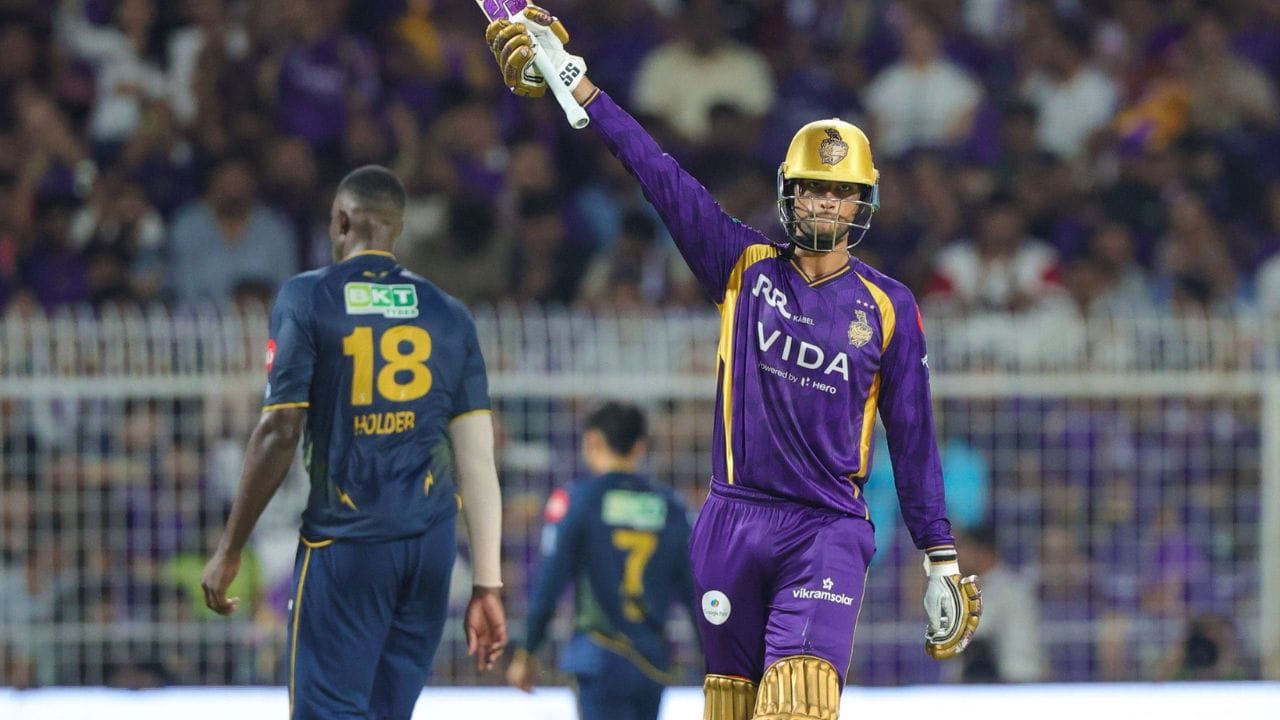 KKR માટે, ઓપનિંગ બેટ્સમેન ફિન એલને માત્ર 35 બોલમાં 93 રનની શાનદાર ઇનિંગ રમી હતી અને અંગક્રિશ રઘુવંશી અને કેમેરોન ગ્રીન અનુક્રમે 82 અને 52 રન બનાવીને નોટ આઉટ રહ્યા હતા.