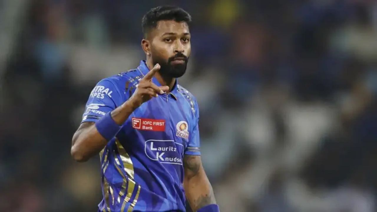 IPL પ્લેઓફમાં સ્થાન મેળવવાની મુંબઈ ઈન્ડિયન્સની આશા લગભગ ખતમ થઈ ગઈ છે. ક્વોલિફાય થવાની આશા જીવંત રાખવા માટે, મુંબઈએ બાકીની બધી મેચ જીતવી પડશે અને અન્ય ટીમોના પરિણામો અનુકૂળ રહે તેવી પ્રાર્થના પણ કરવી પડશે.
