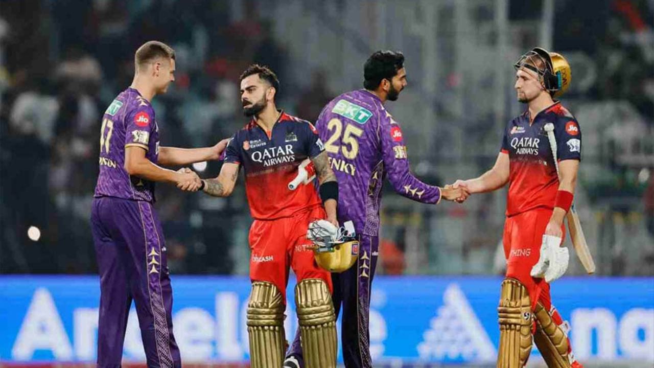 IPLનો 57મો મુકાબલો આજે 13 મેના રોજ RCB અને KKR વચ્ચે રમાશે. જો RCB આજે આ મેચ જીતી જાય, તો પ્લેઓફમાં તેનું સ્થાન લગભગ સુરક્ષિત થઈ જશે. બીજી તરફ KKR માટે આ મેચ કરો અથવા મરો જેવી છે. જો KKR આજે હારી જાય, તો તે પ્લેઓફની રેસમાંથી બહાર થઈ જશે.