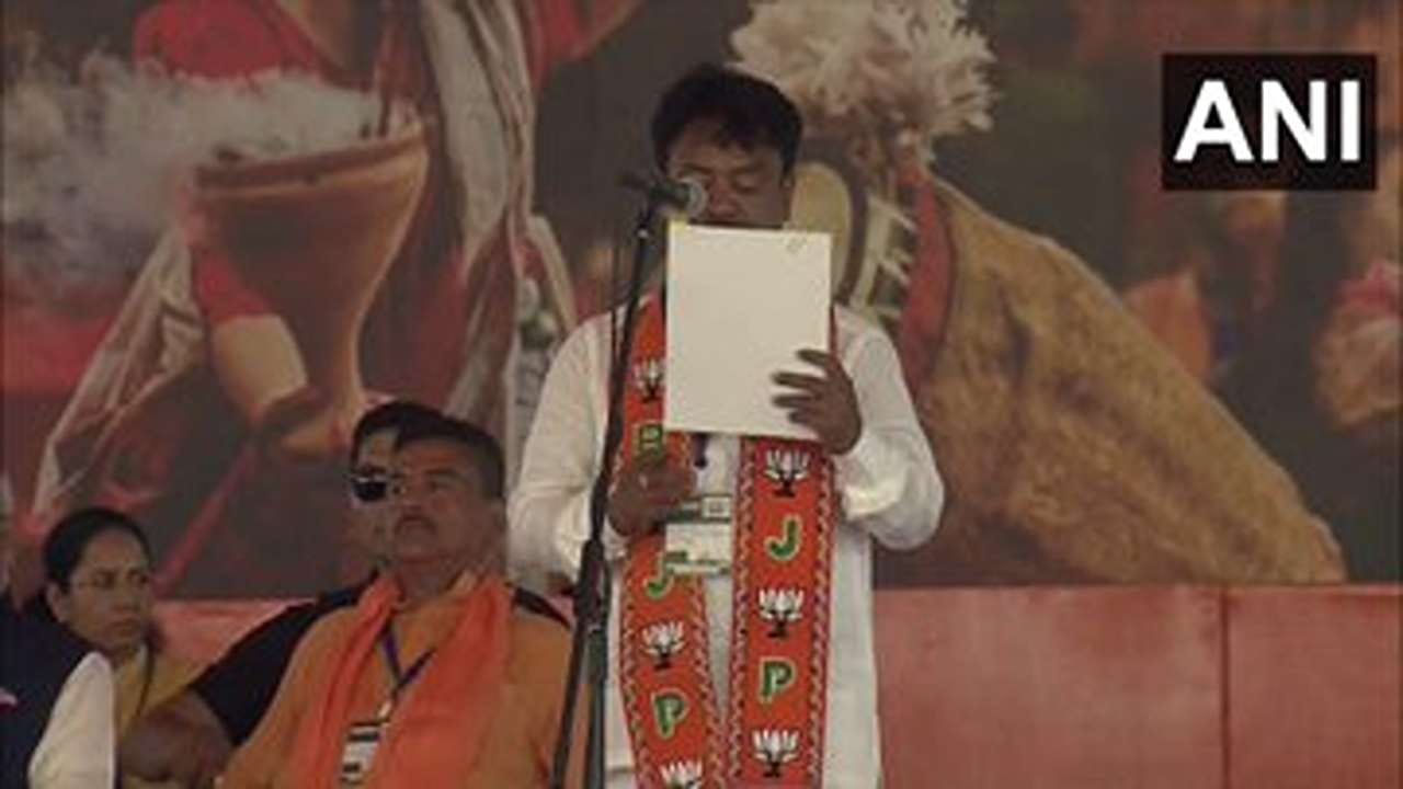 ત્યારબાદ, બાણગાંવ ઉત્તરના ધારાસભ્ય અશોક કીર્તનિયાએ પશ્ચિમ બંગાળમાં ભાજપની પ્રથમ સરકારના પ્રધાન તરીકે શપથ લીધા. વિધાનસભા ચૂંટણીમાં, કીર્તનિયાએ TMC ઉમેદવાર, બિશ્વજીત દાસને હરાવ્યા. તેઓ પશ્ચિમ બંગાળના ઉત્તર 24 પરગણા જિલ્લામાં બાણગાંવ ઉત્તર વિધાનસભા મતવિસ્તારનું પ્રતિનિધિત્વ કરે છે. કીર્તનિયા મુખ્યત્વે માટુઆ સમુદાયના છે અને સતત બે ટર્મથી ધારાસભ્ય તરીકે સેવા આપી રહ્યાં છે.