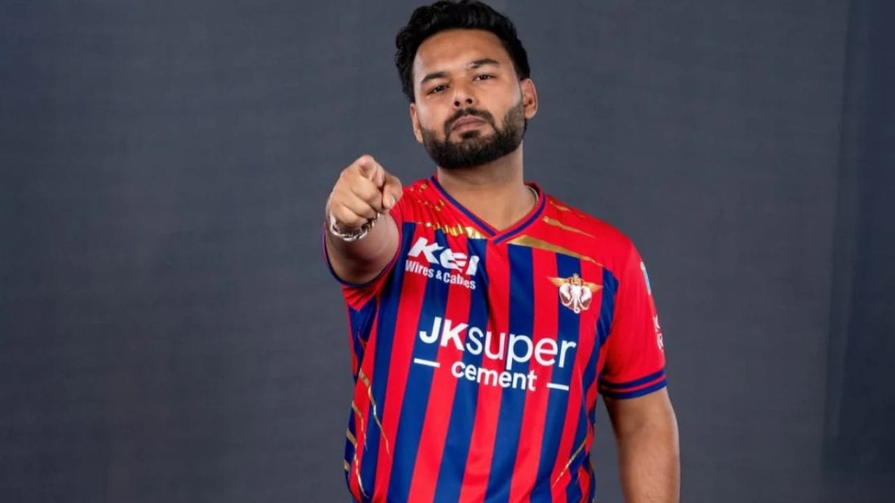 LSGના ક્રિકેટ ડિરેક્ટર ટોમ મૂડીએ તાજેતરમાં આપેલા નિવેદન બાદ ઋષભ પંત ટીમ છોડે તેવી અટકળો વધુ તેજ બની છે. મૂડીએ સ્પષ્ટ કહ્યું હતું કે ટીમના નેતૃત્વ મુદ્દે ભવિષ્યને ધ્યાનમાં રાખીને ગંભીર ચર્ચા કરવાની જરૂર છે. તેમના આ નિવેદનને પંતની કેપ્ટનશીપ પર સવાલ તરીકે જોવામાં આવી રહ્યું છે.