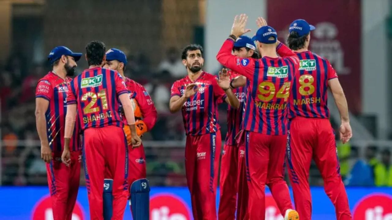 ઋષભ પંતને LSGએ IPL ઓક્શનમાં 27 કરોડ રૂપિયામાં ખરીદ્યા હતા, જે તે સમયે સૌથી મોટી બોલી હતી. ટીમે તેમને બેટ્સમેન અને કેપ્ટન તરીકે બેવડી જવાબદારી સોંપી હતી. જોકે, છેલ્લા બે સીઝનમાં પંત બંને ભૂમિકામાં અપેક્ષા મુજબનું પ્રદર્શન કરી શક્યા નથી.