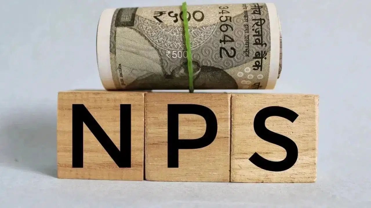 NPS વાત્સલ્ય ખાસ કરીને સગીરો (Minor) માટે છે, જેથી માતા-પિતા તેમના બાળકનું ફાઇનાન્સિયલ ભવિષ્ય સુરક્ષિત કરી શકે. તેને પેન્શન ફંડ રેગ્યુલેટરી ઓથોરિટી ઓફ ઈન્ડિયા (PFRDA) રેગ્યુલેટ અને મેનેજ કરે છે. આ યોજના પર અંદાજે 8% થી 10% ની વચ્ચે વ્યાજ મળે છે. આમાં દર વર્ષે ઓછામાં ઓછા ₹1,000 જમા કરવાના હોય છે. ધ્યાન દોરવા જેવું એ છે કે, આમાં  કોઈ મહત્તમ મર્યાદા નથી. આ સ્કીમમાં એકાઉન્ટ ખોલવાની તારીખથી 3 વર્ષનો ફરજિયાત લોક-ઈન પિરિયડ હોય છે. સરકારી ગેરંટી હોવાને કારણે આ સ્કીમમાં કોઈ રિસ્ક નથી. NPS વાત્સલ્યમાં ₹1.5 લાખ સુધી જમા કરાયેલી રકમ પર માતા-પિતા/વાલીને ઇન્કમ ટેક્સ એક્ટ, 1961 ની કલમ 80CCD(1B) હેઠળ ટેક્સમાં છૂટ મળે છે. આ સિવાય, માતા-પિતા અથવા વાલી ₹50,000 ના વધારાના ડિડક્શન (કપાત)નો દાવો પણ કરી શકે છે.