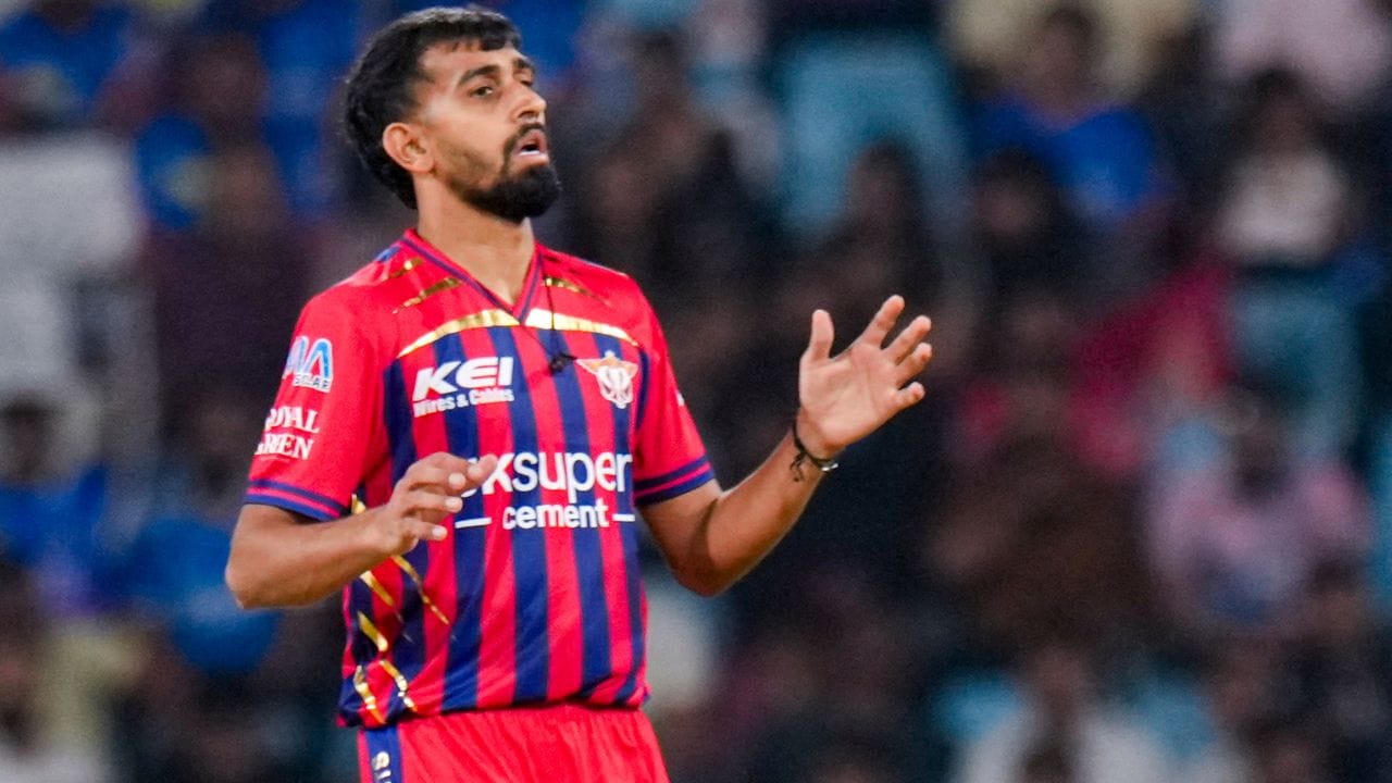 યાદવને IPL 2025 ઓક્શન દરમિયાન લખનૌ સુપર જાયન્ટ્સ દ્વારા 30 લાખની બેઝ પ્રાઈસ પર સાઇન કરવામાં આવ્યો હતો, જે અગાઉ ટીમ માટે નેટ બોલર તરીકે સેવા આપી ચૂક્યો હતો.