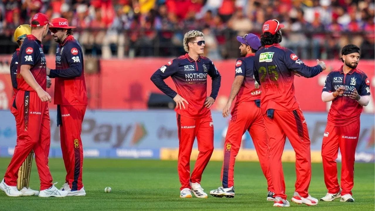 IPL 2026 માં રોયલ ચેલેન્જર્સ બેંગલુરુ અને સનરાઈઝર્સ હૈદરાબાદ વચ્ચે આ બીજી મેચ હશે. RCB એ પાછલી મેચ 6 વિકેટથી જીતી હતી, જે સિઝનની તેમની પહેલી મેચ પણ હતી. (PC: PTI)