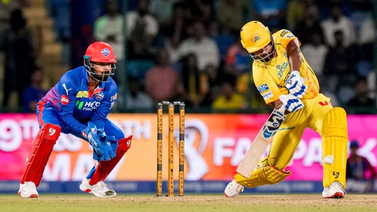 સંજુ સેમસને IPL 2026 માં સારું પ્રદર્શન કર્યું છે. સંજુ સેમસને આ સિઝનમાં 13 ઈનિંગ્સમાં 477 રન બનાવ્યા છે, જેમાં બે સદી અને એક અડધી સદી ફટકારી છે.