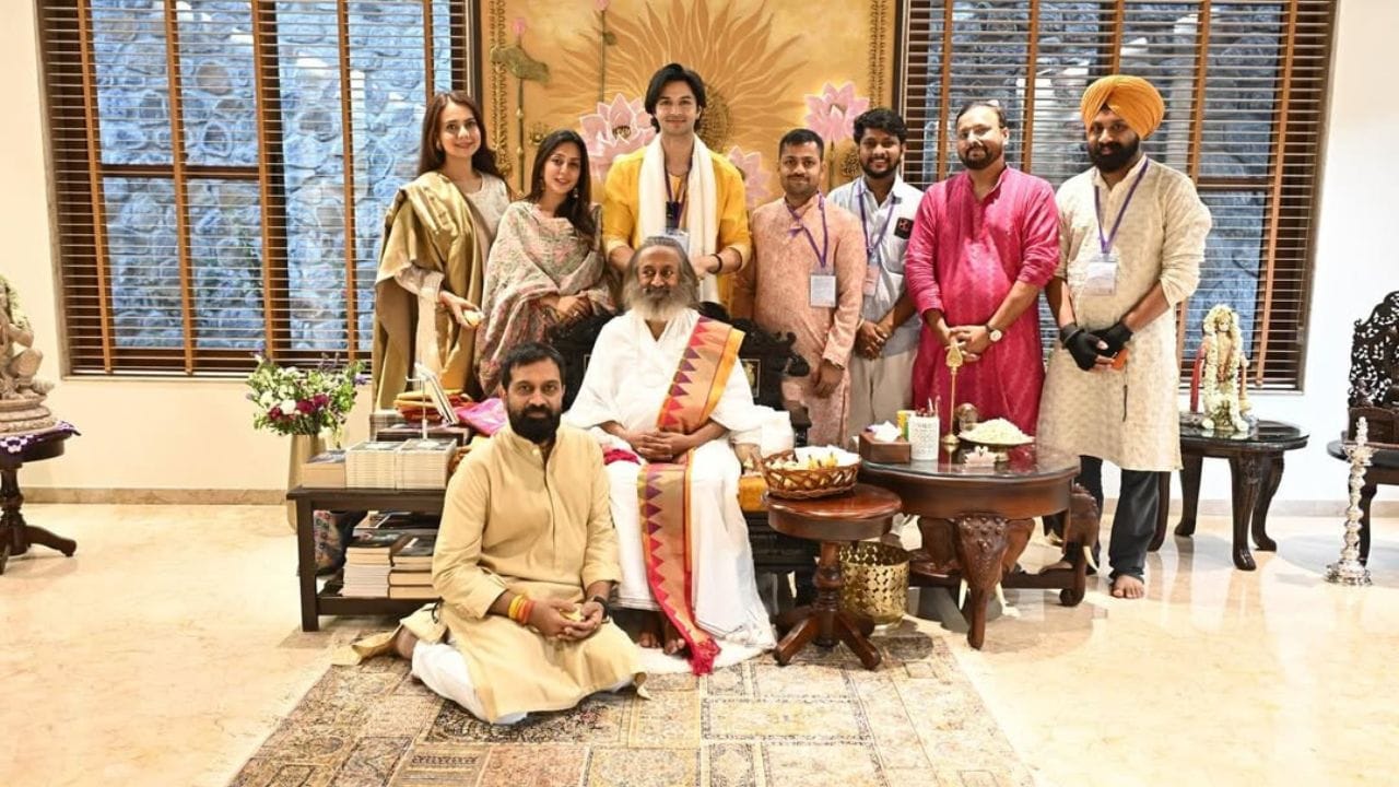તમને જણાવી દઈએ કે, કૃષ્ણાવતારમ ફિલ્મમાં સત્યભામાનું મુખ્યપાત્ર રાજ્યપાલ આનંદીબેન પટેલની દીકરીની દીકરી સંસ્કૃતિએ નિભાવ્યું છે. 