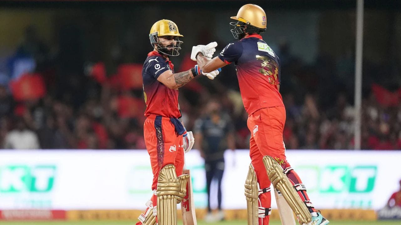 RCB - રોયલ ચેલેન્જર્સ બેંગલુરુના 16 પોઈન્ટ છે. જો તેઓ આગામી બે મેચમાંથી એક પણ જીતે છે, તો તેમનું પ્લેઓફમાં ક્વોલિફિકેશન નિશ્ચિત થઈ જશે. 