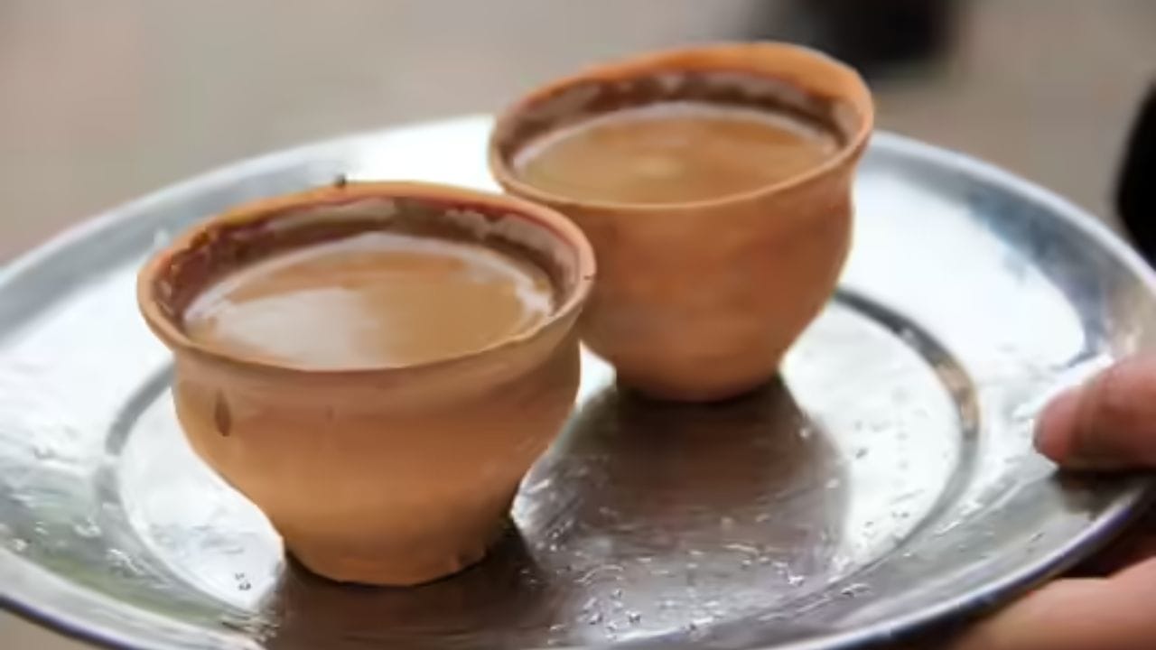ચાના છોડને ગરમ, ભેજવાળી આબોહવાની જરૂર પડે છે જેમાં પૂરતો વરસાદ પડે છે. 20°C અને 30°C વચ્ચેનું તાપમાન શ્રેષ્ઠ છે. વિશ્વના વિવિધ ભાગોમાં વિવિધ સ્વાદવાળી ચાનું ઉત્પાદન થાય છે. વિશ્વભરમાં ચાની માંગ વધી રહી છે.
