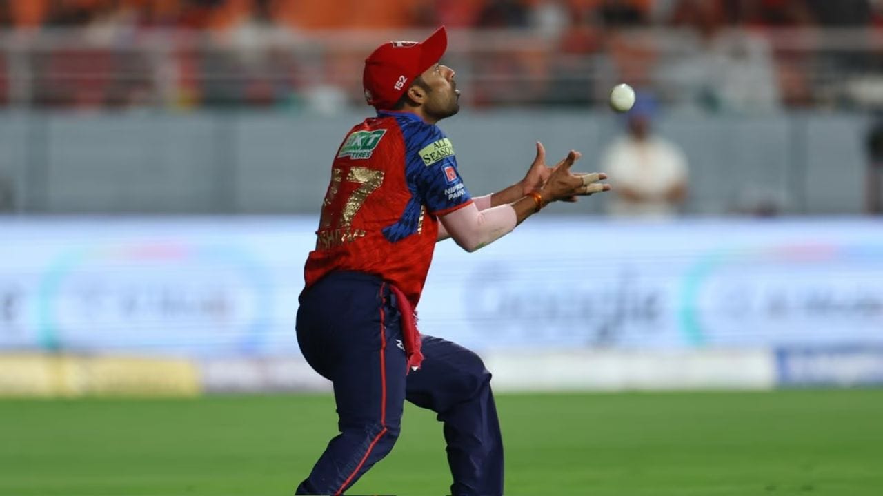 ખાસ વાત એ છે કે IPL ઈતિહાસમાં સૌથી વધુ કેચ છોડનાર ટોપ 5 ખેલાડીઓમાં એવા દિગ્ગજોના નામ સામેલ છે. જેઓ સૌથી વધુ કેચ લેવાના મામલે પણ આગળ છે.