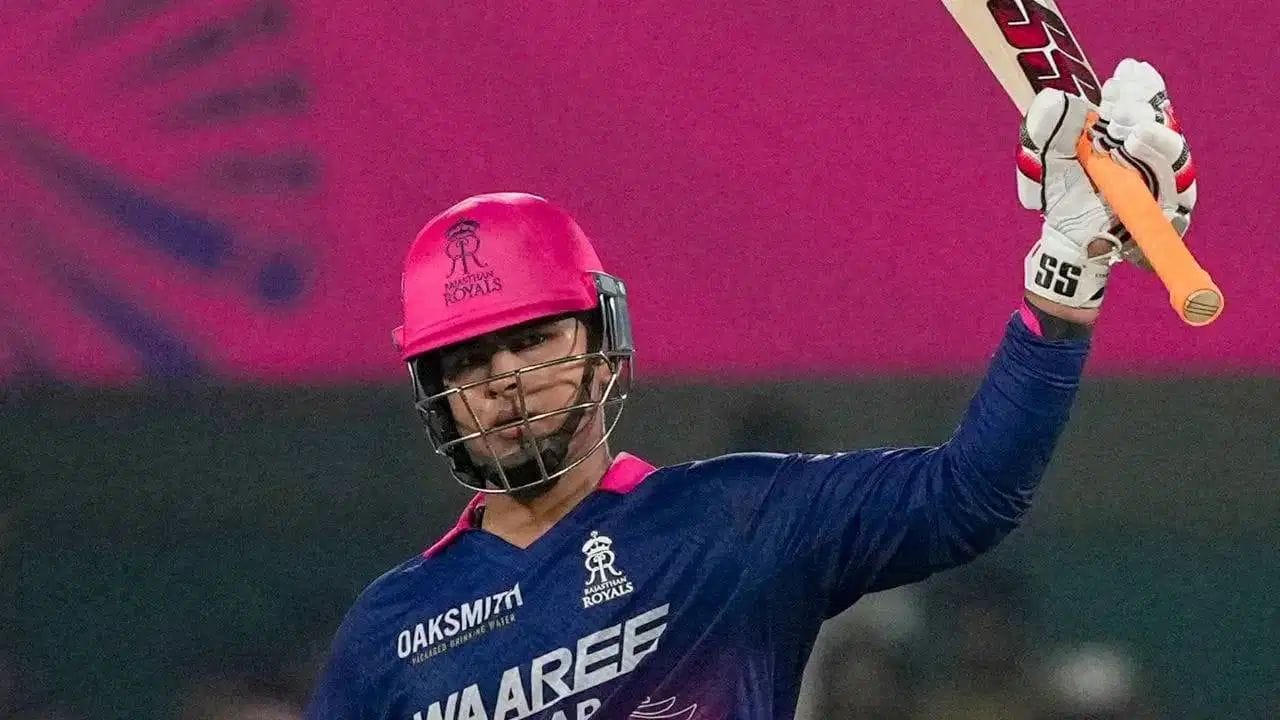 પોતાની બીજી સીઝન રમી રહેલો વૈભવ IPL ઇતિહાસમાં સૌથી ઝડપી સદી ફટકારનાર ભારતીય બેટ્સમેન છે, તેણે ગયા વર્ષે માત્ર 35 બોલમાં સેન્ચુરી ફટકારી હતી. ઓવરઓલ જોઈએ તો, એક IPL સીઝનમાં સૌથી વધુ સિક્સર મારવાનો રેકોર્ડ ક્રિસ ગેલના નામે છે, જેણે વર્ષ 2012માં કુલ 59 સિક્સર ફટકારી હતી. જો રાજસ્થાન ફાઇનલ સુધી જશે તો વૈભવ તેના આ રેકોર્ડને તોડવાની નજીક પહોંચી શકે છે અથવા તોડી પણ શકે છે. આના માટે તેણે હજુ પણ 20 સિક્સર ફટકારવી પડશે, જે મુશ્કેલ તો છે પરંતુ અશક્ય નથી.