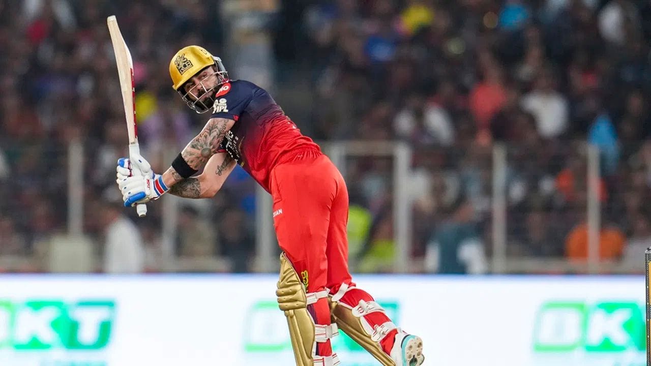 અમદાવાદમાં રમાયેલી મેચમાં RCB ગુજરાત સામે ફક્ત 155 રનમાં ઓલઆઉટ થઈ ગયું. આ સાથે IPLમાં સૌથી વધુ વાર ઓલઆઉટ થવા મામલે RCB એ નવો રેકોર્ડ નોંધાવ્યો. જે બાદ IPLના ઈતિહાસમાં કઈ ટીમ સૌથી વધુ ઓલઆઉટ થઈ છે એ પ્રશ્ન  સામે આવ્યો.