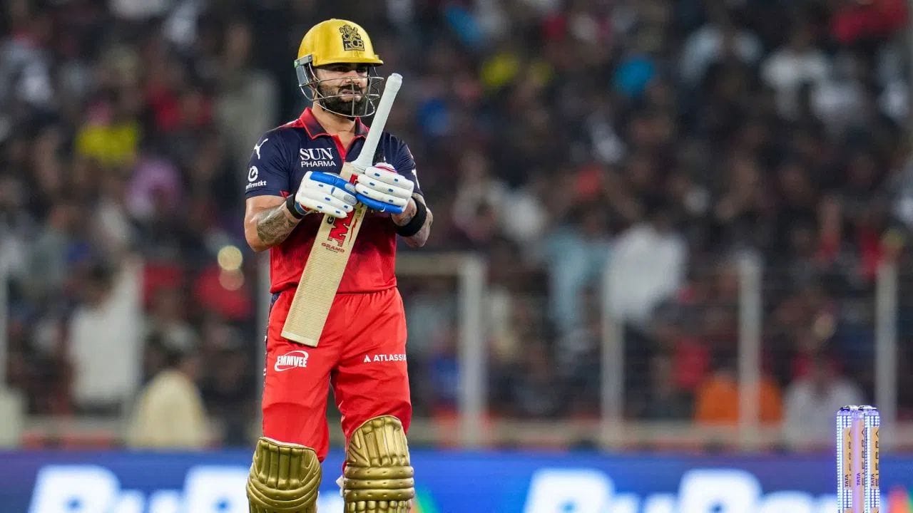 વિરાટ કોહલીએ તેની IPL કારકિર્દીમાં આઠ સદી અને 66 અડધી સદી ફટકારી છે. તે સદી અને અડધી સદી ફટકારવામાં પણ ટોપ પર છે. (PC: PTI)