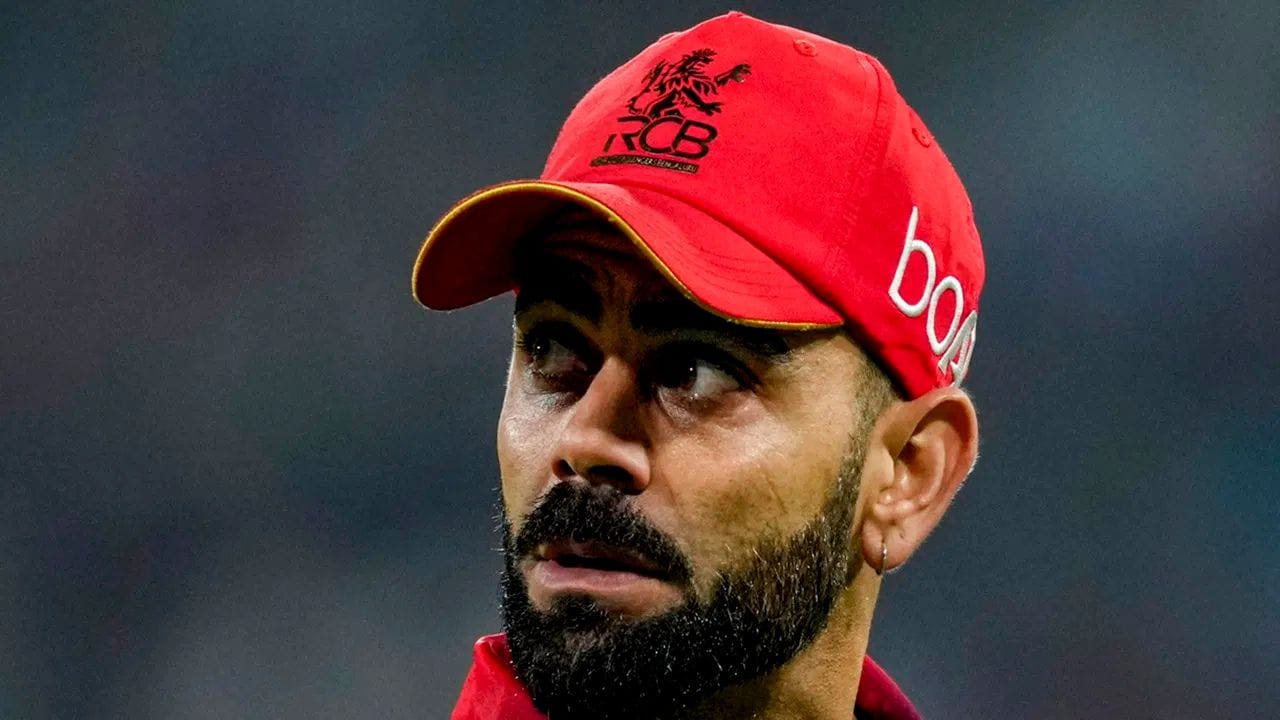 2023 પછી IPLમાં પહેલી વાર વિરાટ કોહલી 0 રન પર આઉટ થયો છે. જોકે, આ તેની IPL કારકિર્દીમાં 11મી વખત છે જ્યારે તે 0 રન પર આઉટ થયો છે. ચાલો જાણીએ IPLમાં સૌથી વધુ વાર 0 રન પર આઉટ થનાર ખેલાડીઓ કોણ છે.