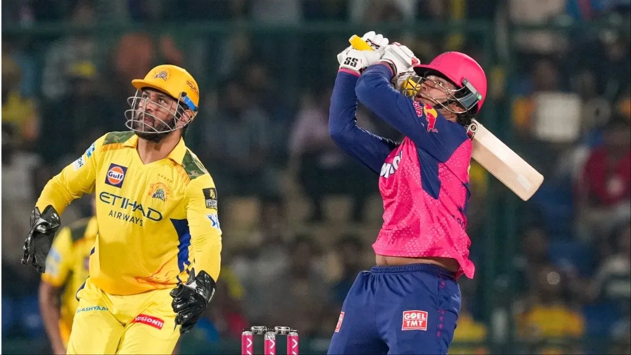 ફક્ત 11 ખેલાડીઓએ ડેબ્યૂ IPL મેચમાં પહેલા જ બોલ પર સિક્સર ફટકારી છે, તેમાં પણ માત્ર પાંચ જ ભારતીય ખેલાડીઓ આ કમાલ કરી શક્યા છે. જેમાં વૈભવ સૂર્યવંશી પણ સામેલ છે. IPL કારકિર્દીની શરૂઆત છગ્ગો ફટકારી કરનાર પાંચ ભારતીય ખેલાડીઓ પર એક નજર.  