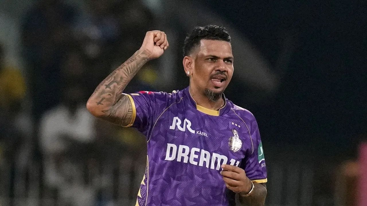 IPL માં સૌથી વધુ મેચ રમનાર વિદેશી ખેલાડી તરીકે 200 મેચ સાથે સુનીલ નારાયણ પહેલા ક્રમે છે, તેના પછી કિરોન પોલાર્ડનો નંબર આવે છે, જેણે 189 મેચ રમી છે. એબી ડી વિલિયર્સ અને ડેવિડ વોર્નરે 184 મેચ રમી છે અને બંને ત્રીજા ક્રમે છે.