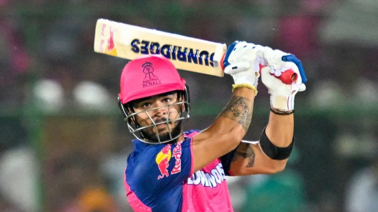 રિયાન પરાગ માટે IPL 2024 કારકિર્દીનો ટર્નિંગ પોઇન્ટ સાબિત થયો હતો. લાંબા સમય સુધી ટીકાનો સામનો કર્યા બાદ રાજસ્થાન રોયલ્સે તેના પર વિશ્વાસ જાળવી રાખ્યો અને તેણે IPL 2024માં 16 મેચમાં 573 રન બનાવી પોતાની પ્રતિભા સાબિત કરી હતી.