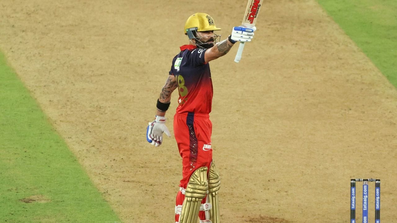 IPL 2026 ની ફાઇનલમાં વિરાટ કોહલીએ ધમાકેદાર અડધી સદી ફટકારી હતી. 