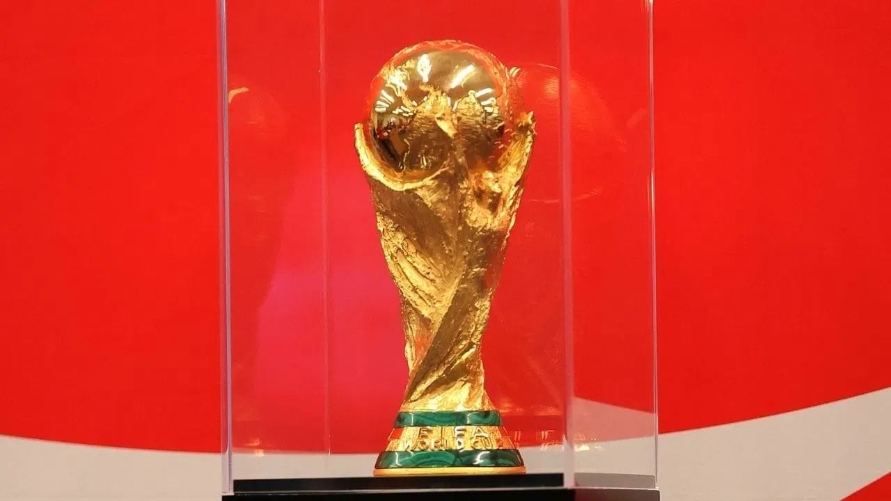 FIFA વર્લ્ડ કપ 2026, 12 જૂનથી યુનાઇટેડ સ્ટેટ્સ, મેક્સિકો અને કેનેડામાં શરૂ થવા જઈ રહી છે. વિશ્વની સૌથી પ્રખ્યાત અને સૌથી મોંઘી ટ્રોફી માટે 48 ટીમોએ ભાગ લીધો છે.
