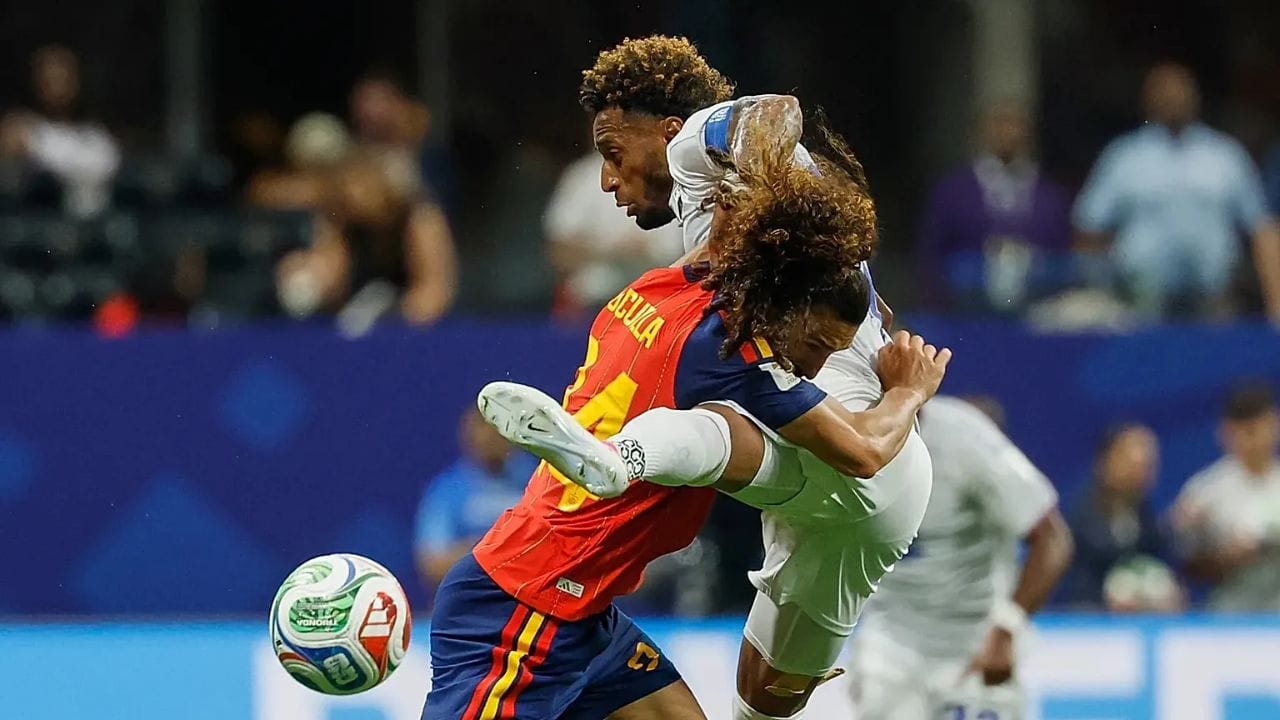 FIFA World Cup 2026ના ગ્રુપ-Hની પોતાની શરૂઆતની મેચમાં ફૂટબોલ ઇતિહાસના સૌથી ચોંકાવનારા પરિણામોમાંનું એક જોવા મળ્યું. કેપ વર્ડેની ટીમ પ્રથમ વખત FIFA World Cupના મંચ પર રમવા ઉતરેલી હતી. કેપ વર્ડેની ટીમે FIFAની પ્રબળ દાવેદાર અને યુરોપિયન ચેમ્પિયન સ્પેનને 0-0ની બરાબરી પર ડ્રો કરીને ઇતિહાસ સર્જ્યો છે.