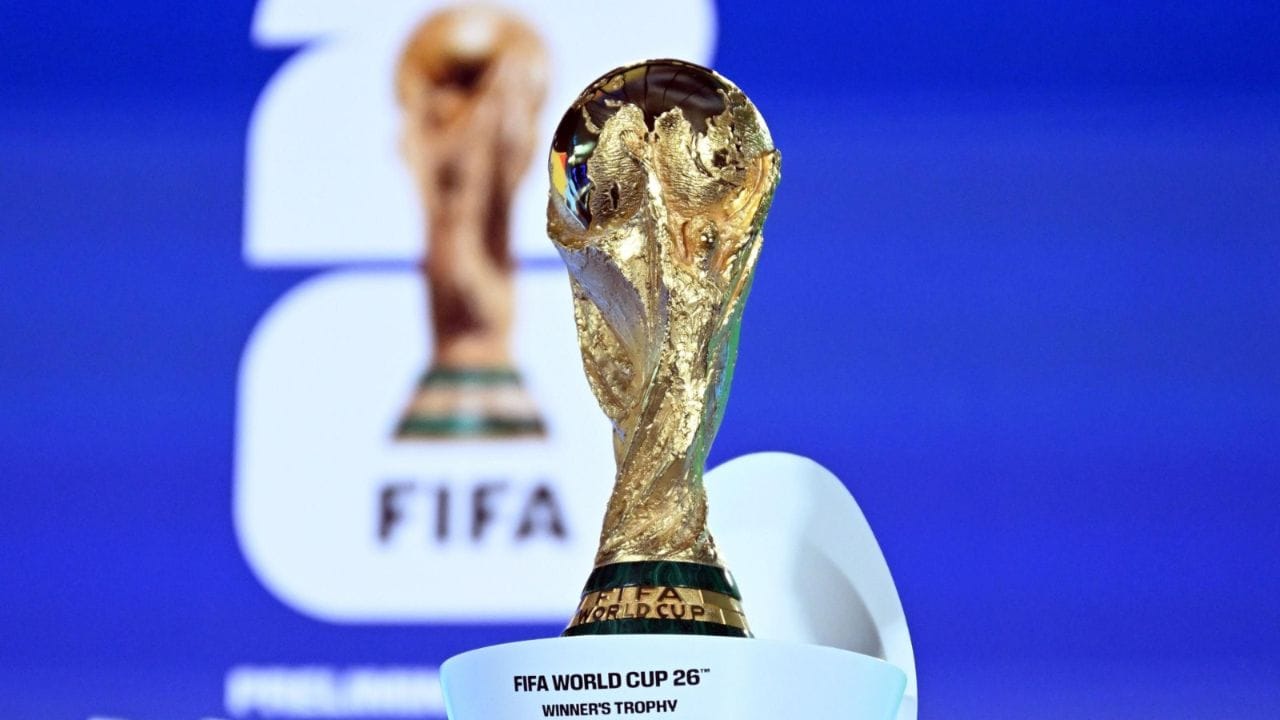 અહેવાલો અનુસાર FIFA World Cup 2026માં આશરે 1 લાખ 29 હજાર કરોડ રૂપિયા ખર્ચ થઈ શકે છે. FIFA World Cup 2026માં કુલ 1,248 ખેલાડીઓ ભાગ લઈ રહ્યા છે. કુલ 48 ટીમો છે. દરેક ટીમમાં 26 ખેલાડીઓ હશે. 357 ખેલાડીઓ અગાઉ ટુર્નામેન્ટમાં રમી ચૂક્યા છે. 891 ખેલાડીઓ તેમના ફૂટબોલ કારકિર્દીમાં પહેલીવાર વર્લ્ડ કપમાં રમવાના છે.