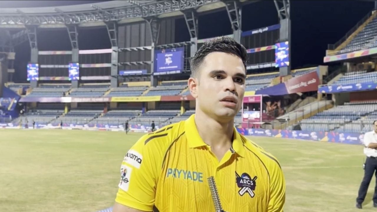 Lucknow Super Giants તરફથી IPL 2026માં માત્ર એક મેચ રમનાર અર્જુન સતત પોતાની પ્રતિભા સાબિત કરવાનો પ્રયાસ કરી રહ્યો છે. Punjab Kings સામેની મેચમાં તેણે 4 ઓવરમાં 36 રન આપીને Prabhsimran Singhની મહત્વપૂર્ણ વિકેટ ઝડપી હતી.