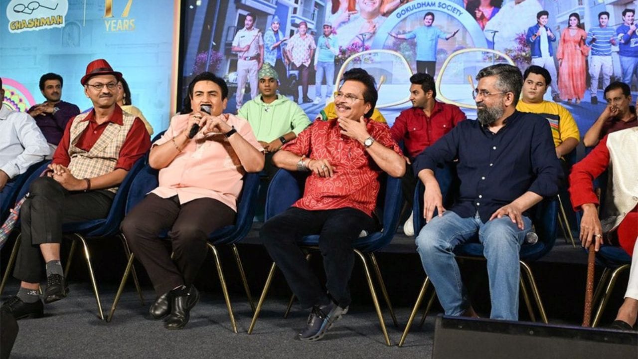 તારક મહેતા કા ઉલ્ટા ચશ્માની મોદી અને તેમની ટીમ ભારતના વડાપ્રધાન નરેન્દ્ર મોદી દ્વારા તેમના સ્વચ્છ ભચાઉ અભિયાનને પ્રોત્સાહન આપવા માટે નામાંકિત કરાયેલા ભારતના પ્રથમ નવ નાગરિકોમાં સામેલ હતા. 