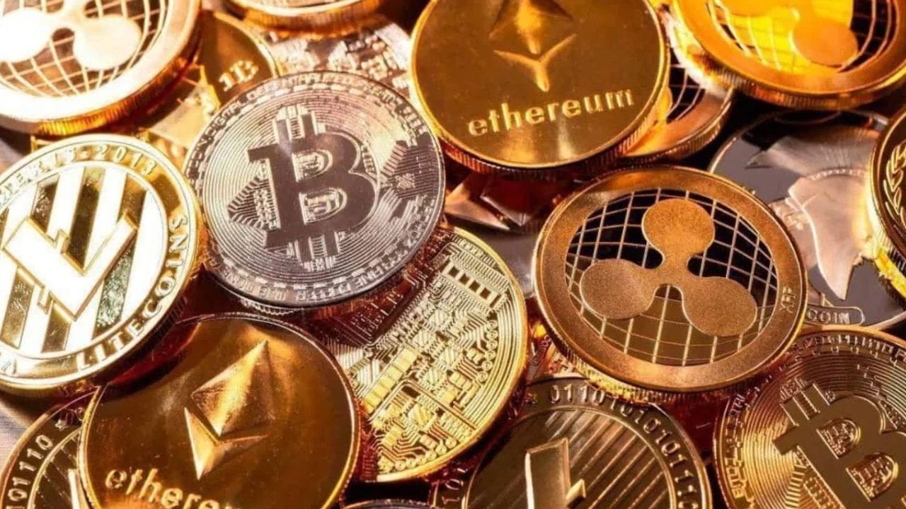 ઓફિશિયલ ફાઈલિંગ અનુસાર, BlackRock એ ગુરુવારે iShares Bitcoin Premium Income ETF માટે 8-A ફોર્મ સબમિટ કર્યું. ફોર્મ 8-A એ એક રજીસ્ટ્રેશન સ્ટેટમેન્ટ છે, જેને Securities Exchange Act of 1934 હેઠળ સિક્યોરિટીઝને રજીસ્ટર કરવા માટે Securities and Exchange Commission (SEC) પાસે ફાઈલ કરવામાં આવે છે.
