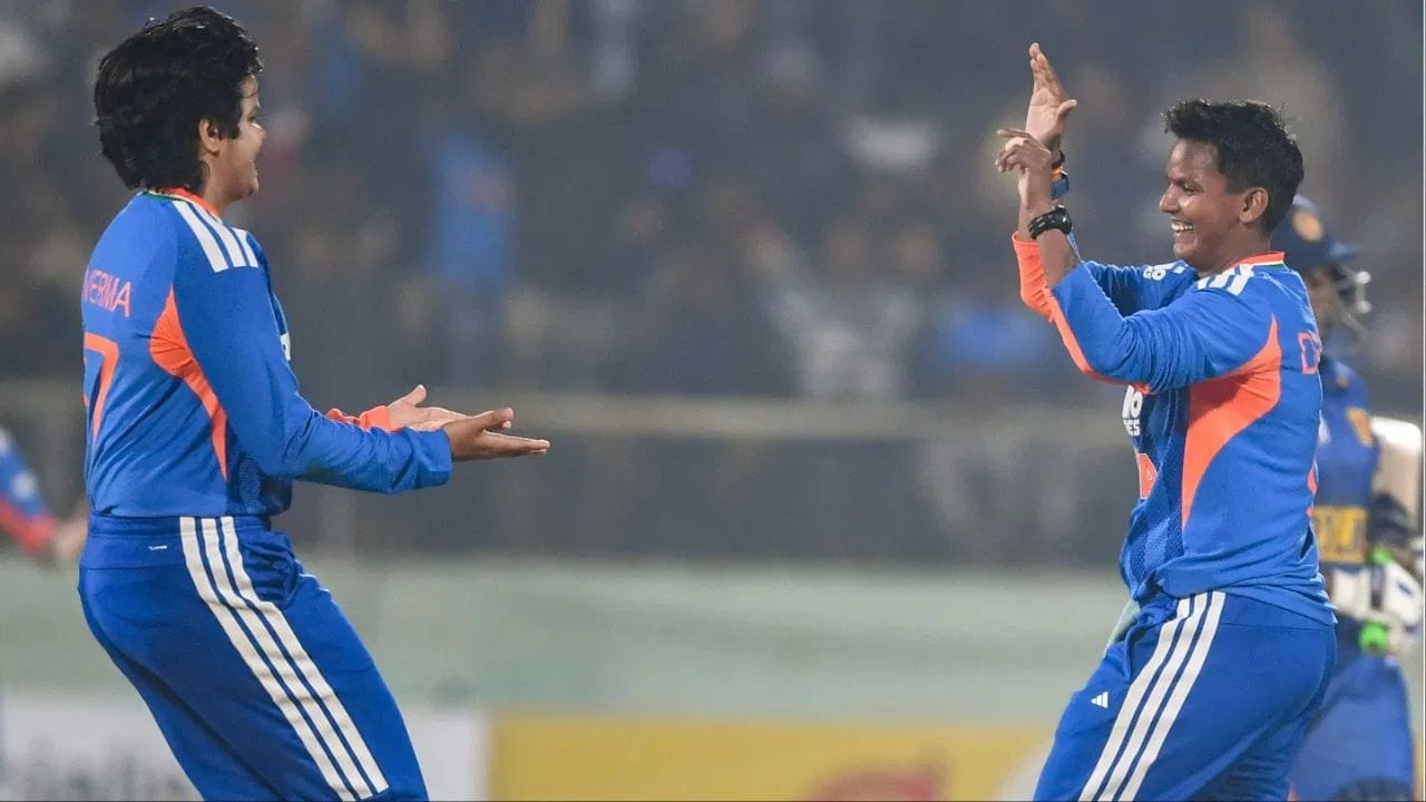 2026ના મહિલા T20 વર્લ્ડ કપમાં બે વિકેટ લેતા જ દીપ્તિ બંને દેશો વચ્ચે રમાયેલી T20 મેચોમાં સૌથી વધુ વિકેટ લેનાર બોલર બની જશે. (PC: PTI)