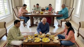 જમીન કે ડાઇનિંગ ટેબલ ક્યા બેસીને જમવું સારૂં ?