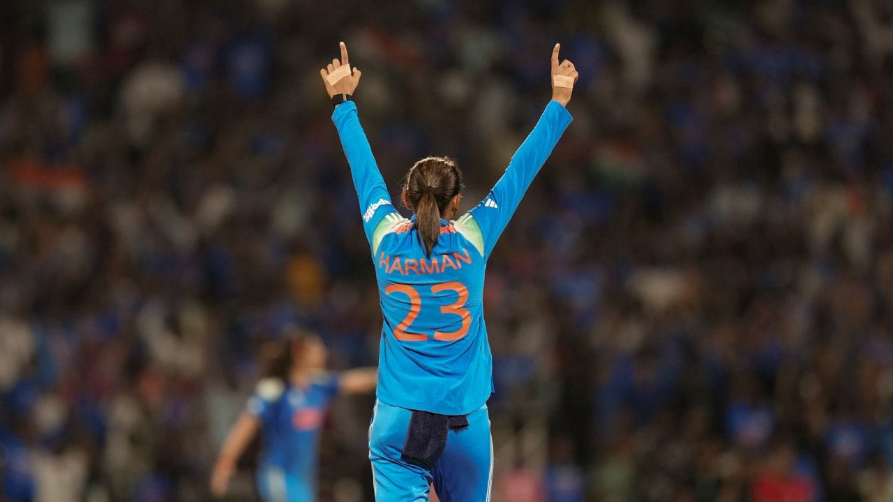 2004માં પ્રથમ વખત T20 આંતરરાષ્ટ્રીય મેચ રમાઈ હતી. હજુ સુધી કોઈ ખેલાડીએ મહિલા અને પુરૂષોની T20 આંતરરાષ્ટ્રીય ક્રિકેટમાં 200 મેચ રમી નથી. હરમનપ્રીત કૌર આ સિદ્ધિ મેળવનારી પ્રથમ ક્રિકેટર હશે.(All Photo : PTI)