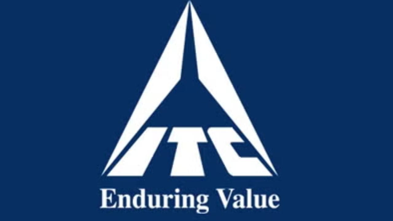 ITC ના માસિક ચાર્ટ પર RSI હાલમાં Oversold ઝોનની નજીક હોવાથી શેરમાં ટેક્નિકલ રિકવરીની શક્યતા વધી રહી છે. જોકે મુખ્ય ટ્રેન્ડ હજુ નબળો હોવાથી રોકાણકારોએ સાવચેતી રાખવી જરૂરી છે. આગામી મહિનાઓમાં RSI 30 ઉપર ટકી રહે અને ઉપર તરફ વળે તો ITCમાં નવી તેજીની શરૂઆત જોવા મળી શકે છે.