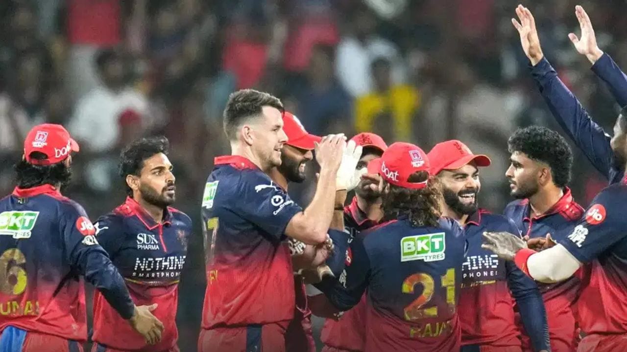 જોકે KKR સામે તે વિકેટ લેવામાં સફળ રહ્યો નહોતો, પરંતુ સમગ્ર સિઝનમાં તેણે 6 મેચમાં 9 વિકેટ ઝડપી હતી. ફાઇનલમાં ભલે તે ખાસ પ્રભાવ ન પાડી શક્યો હોય, છતાં તેની હાજરી RCB માટે શુભ સાબિત થઈ હતી.