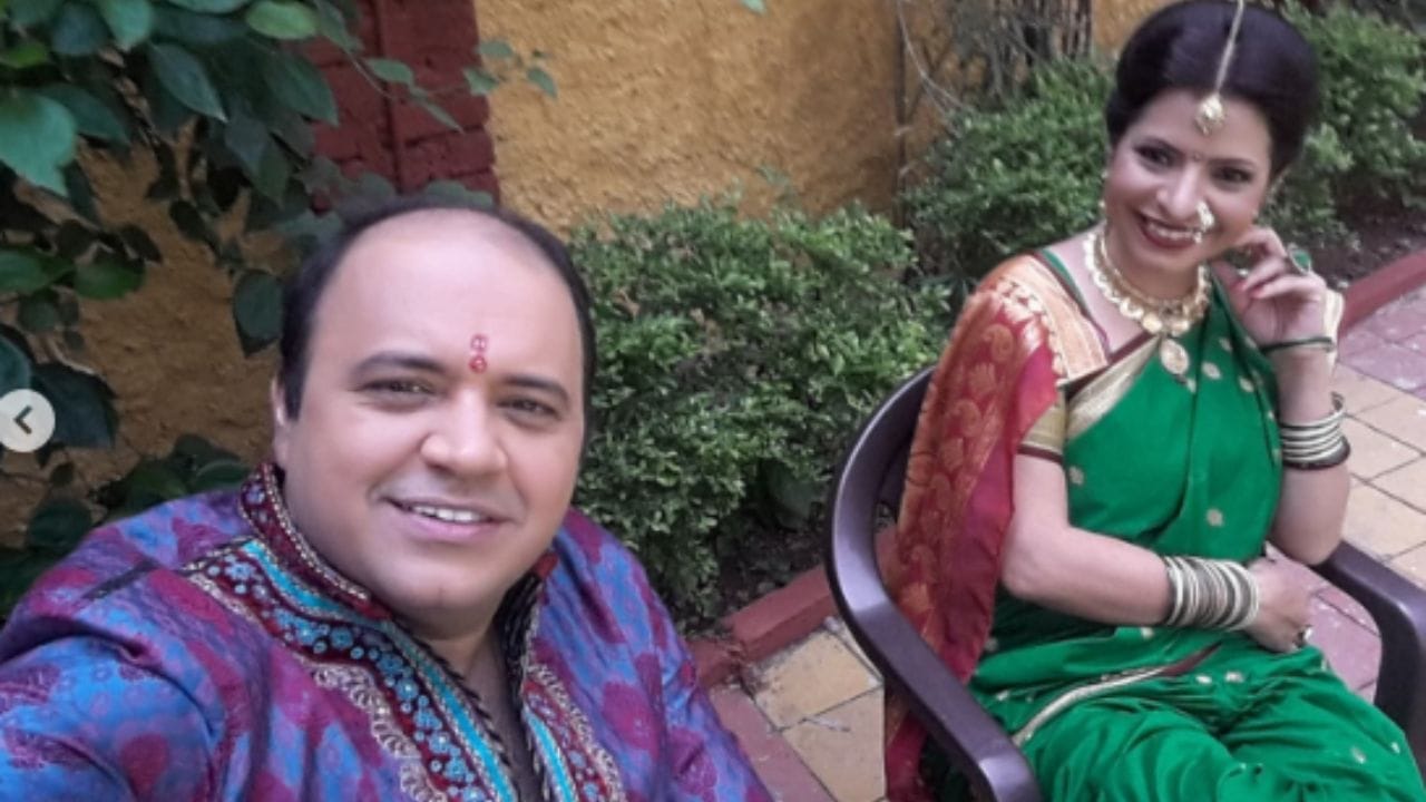 તેઓ હિન્દી અને મરાઠી બંને ટેલિસિરિયલમાં સક્રિય રહ્યા છે અને તેમાંથી 30 થી વધુમાં અભિનય કર્યો છે. તારક મહેતા કા ઉલ્ટા ચશ્માથી મંદાર ચાંદવાડકર ફેમસ થયા છે.