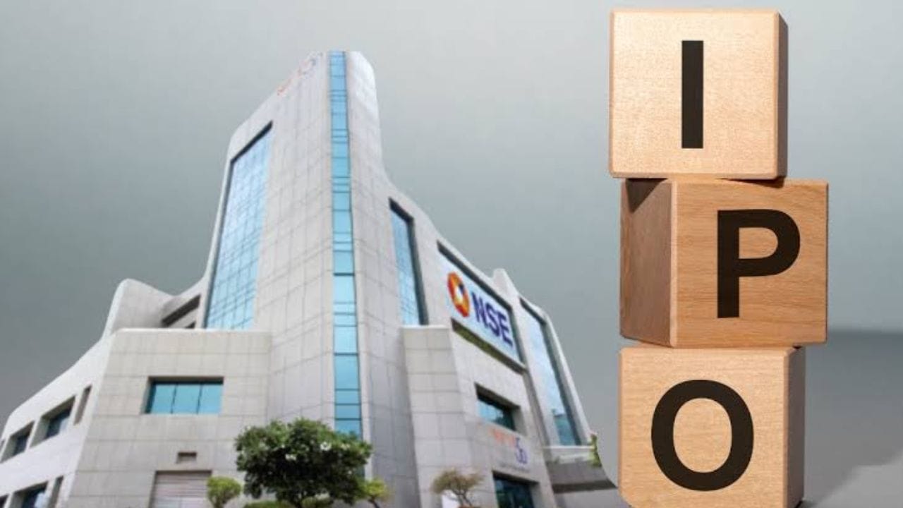 બજાર નિષ્ણાતોના મતે, અનલિસ્ટેડ માર્કેટમાં NSE નું મૂલ્યાંકન ₹૫ લાખ કરોડથી વધુ છે. એક્સચેન્જમાં આશરે 1.8 લાખ શેરધારકો છે. કો-લોકેશન કેસને ઉકેલવા માટે, NSE એ 2025માં ₹1388 કરોડનો સેટલમેન્ટ પ્રસ્તાવ રજૂ કર્યો હતો, જેને તેના IPO ના માર્ગમાં એક મોટો અવરોધ માનવામાં આવતો હતો.